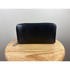 Authentic Louis Vuitton Black Epi Zippy Zip Around Wallet
